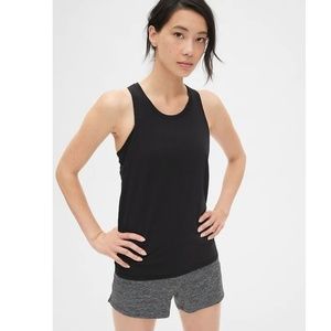 GapFit Breathe Open-Back Tank M